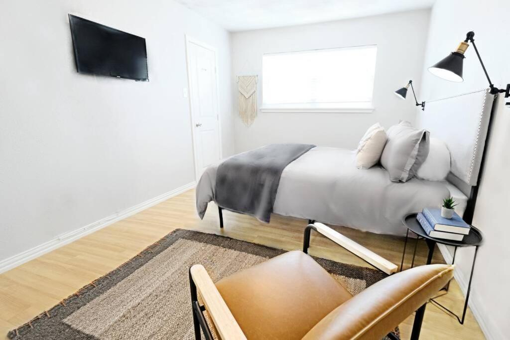 The Resting Space + Free Arboretum Tickets * Dallas