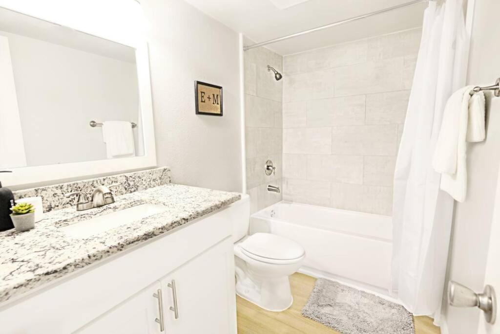 The Resting Space + Free Arboretum Tickets * Dallas